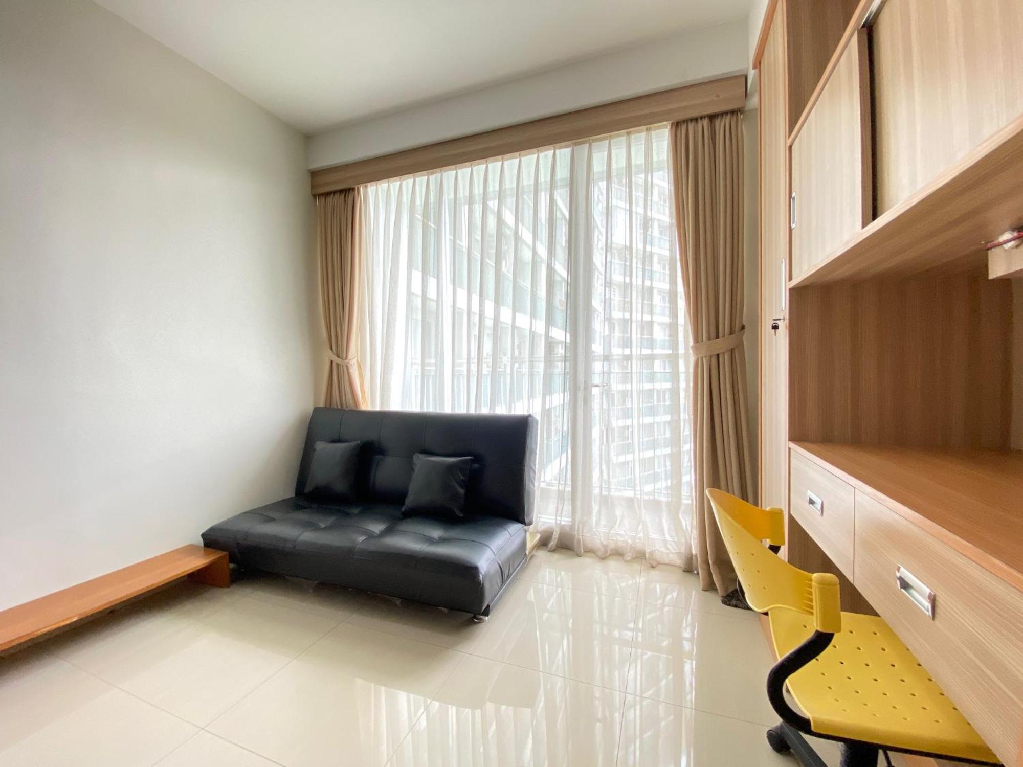 Stylish & Comfy At Dago By Travelio